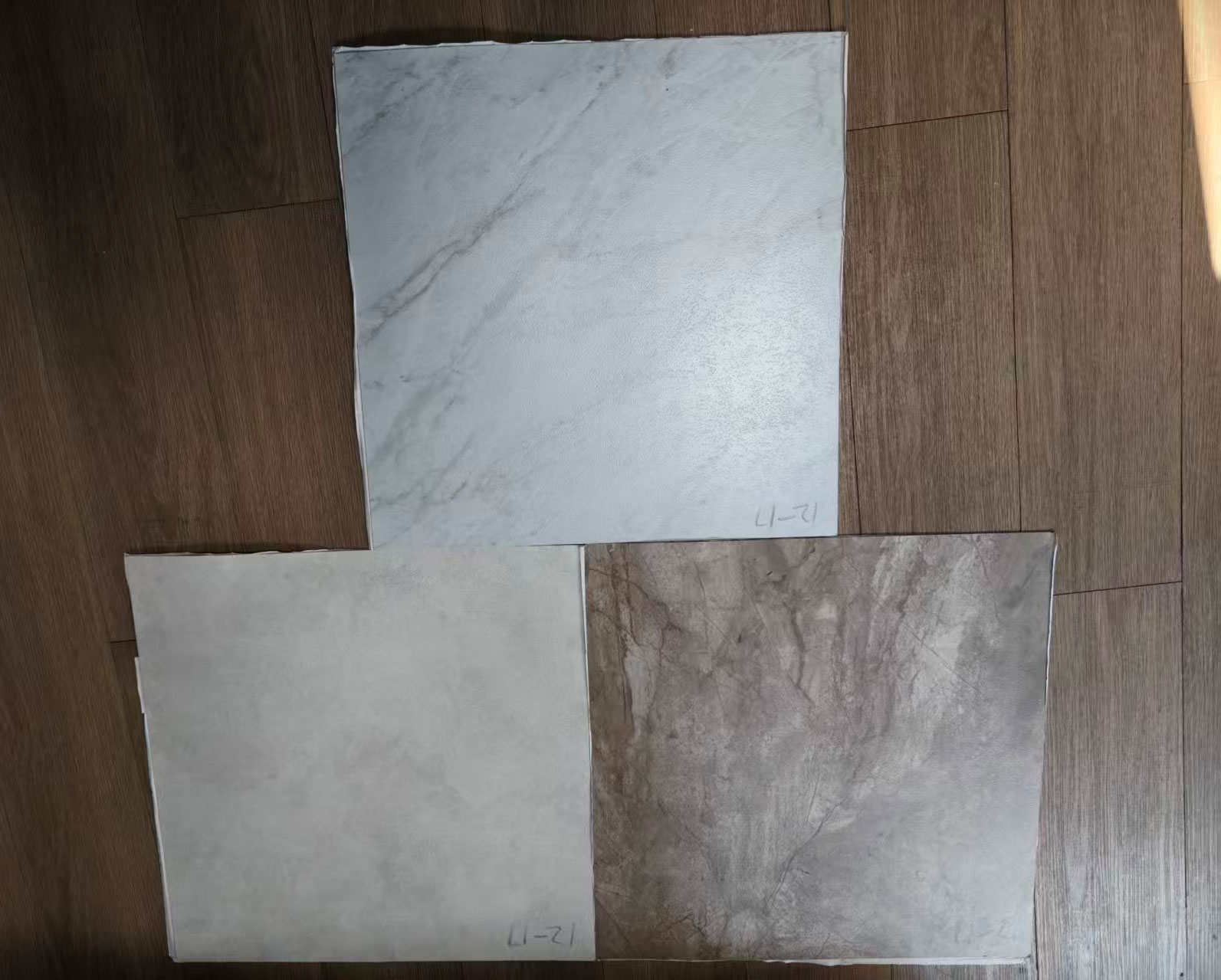 超强防滑的 PVC 地板，守护家人安全，适用于各类场所